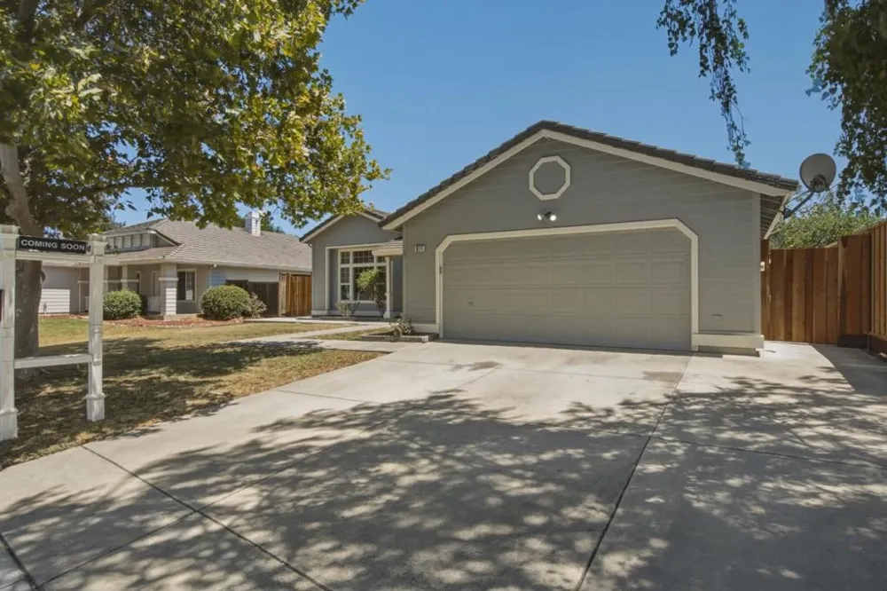 871 Joe Borovich Drive Hollister, CA 95023