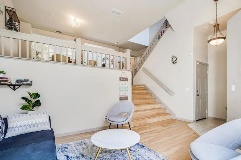 984 Goodacre Lane San Jose, CA 95125
