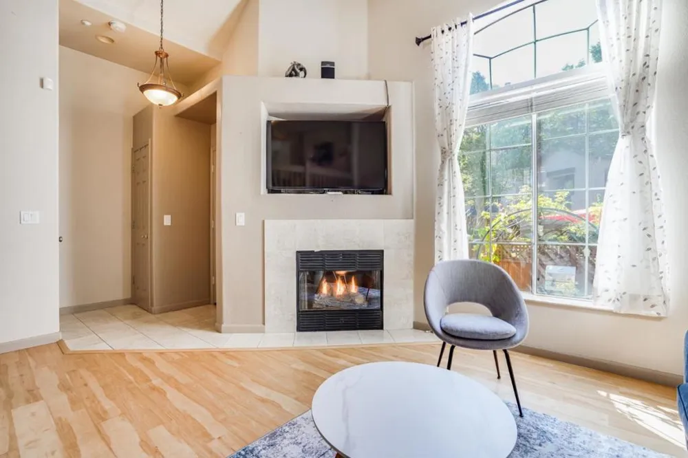 984 Goodacre Lane San Jose, CA 95125
