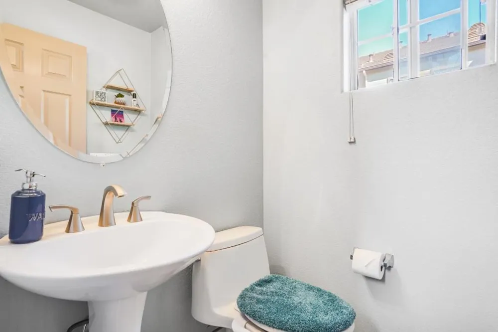 984 Goodacre Lane San Jose, CA 95125