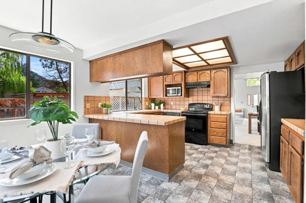156 W Dunne Avenue Morgan Hill, CA 95037