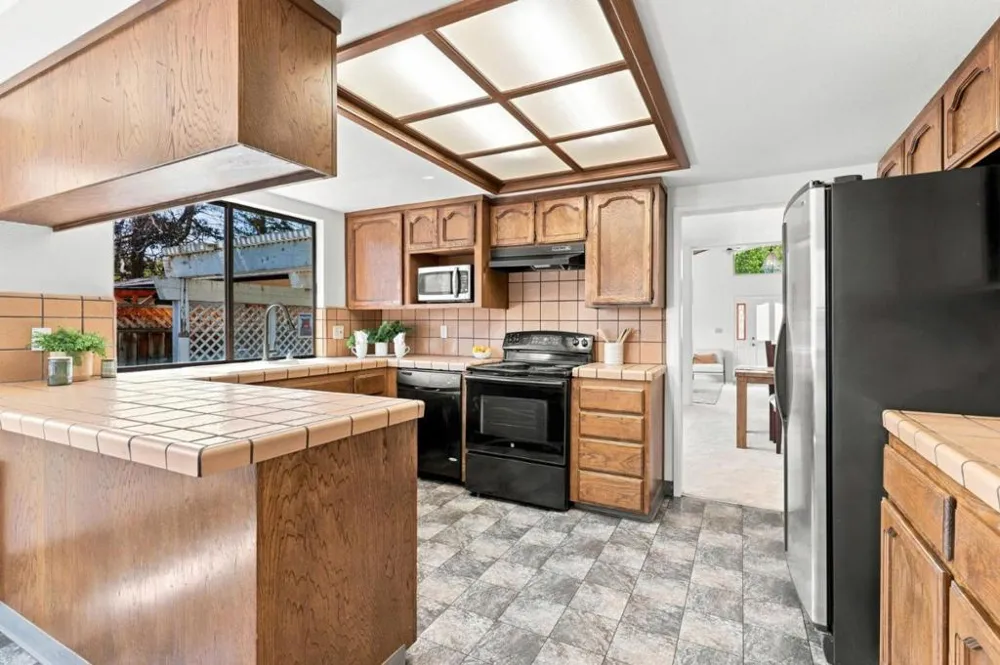 156 W Dunne Avenue Morgan Hill, CA 95037