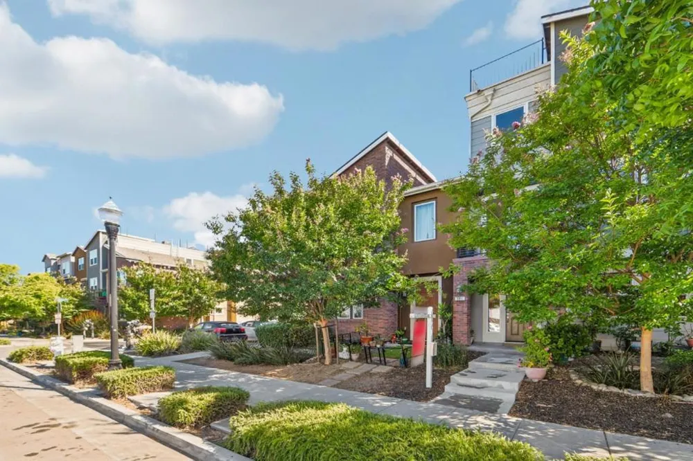 391 Charles Morris Terrace Sunnyvale, CA 94085