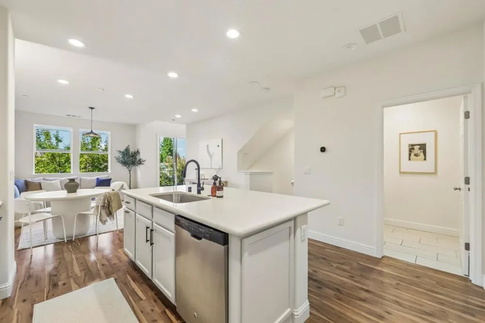 391 Charles Morris Terrace Sunnyvale, CA 94085