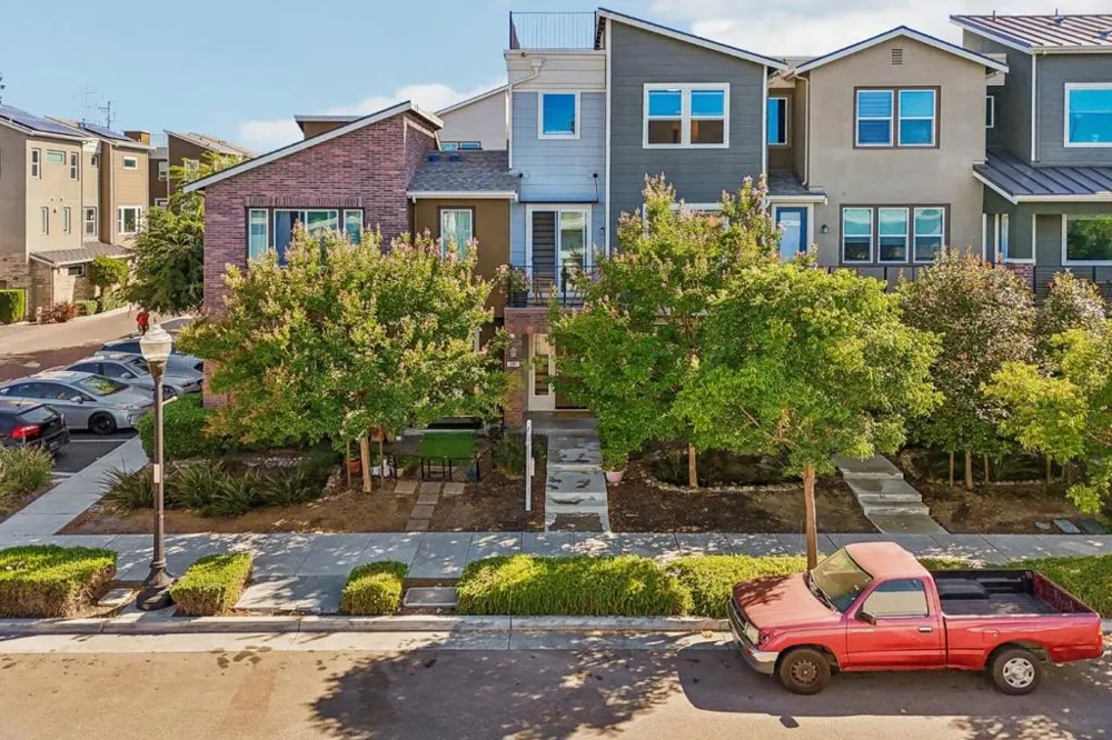391 Charles Morris Terrace Sunnyvale, CA 94085