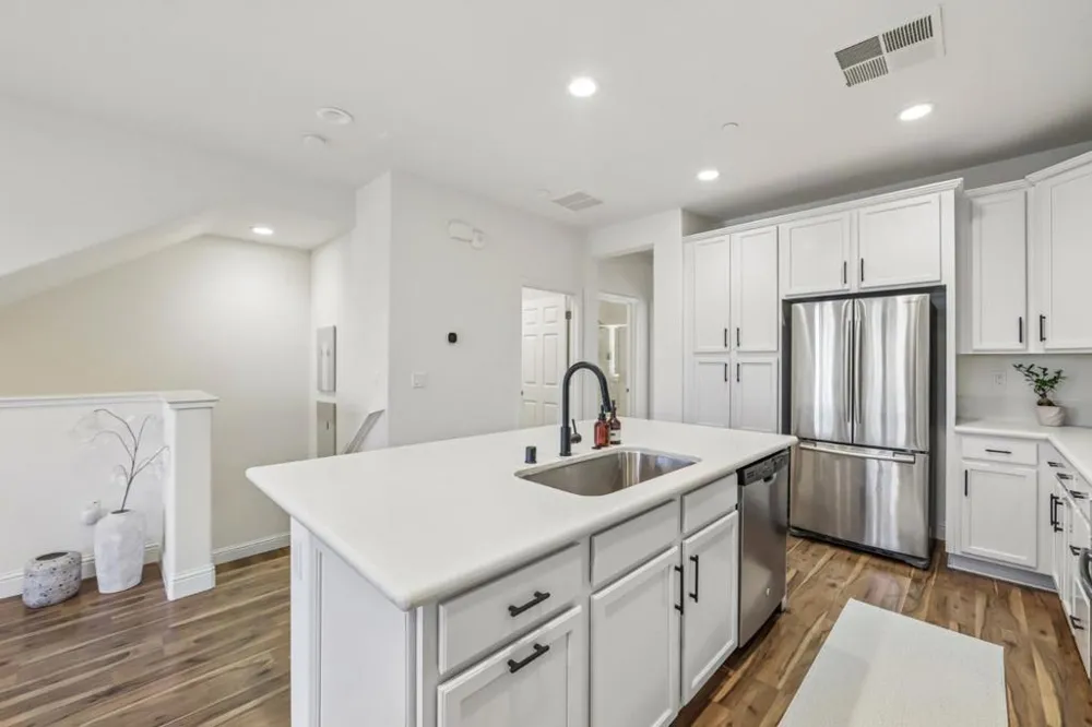 391 Charles Morris Terrace Sunnyvale, CA 94085