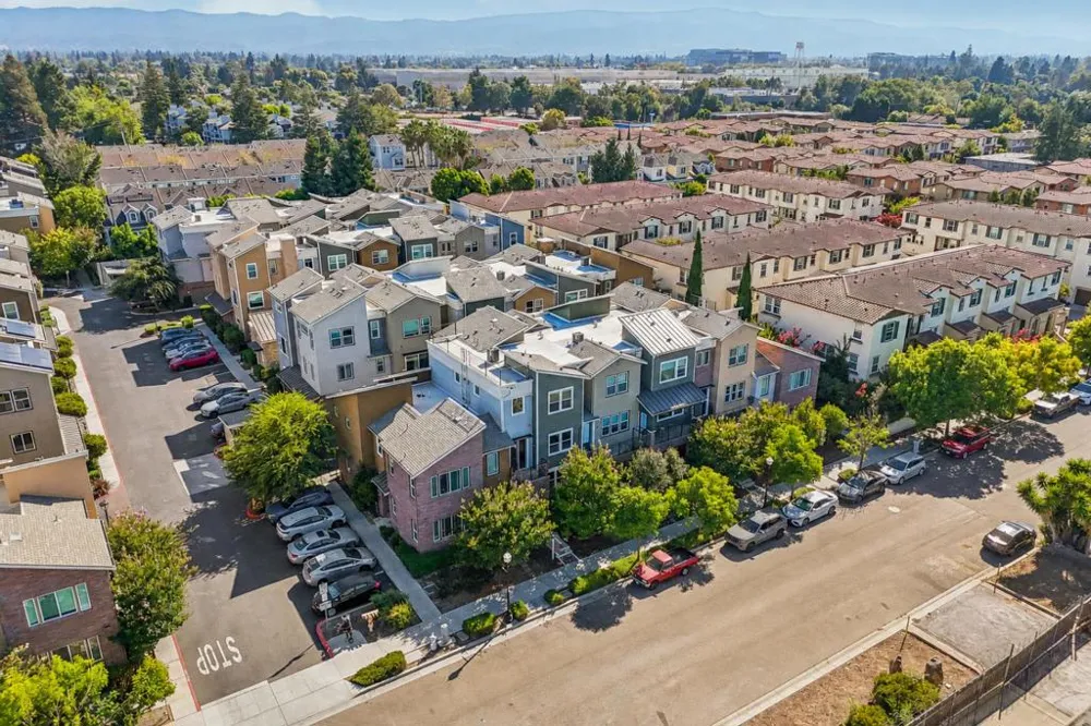 391 Charles Morris Terrace Sunnyvale, CA 94085