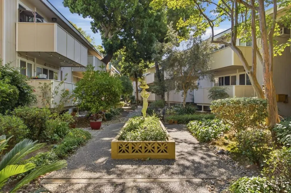 1898 Meridian Avenue #48 San Jose, CA 95125