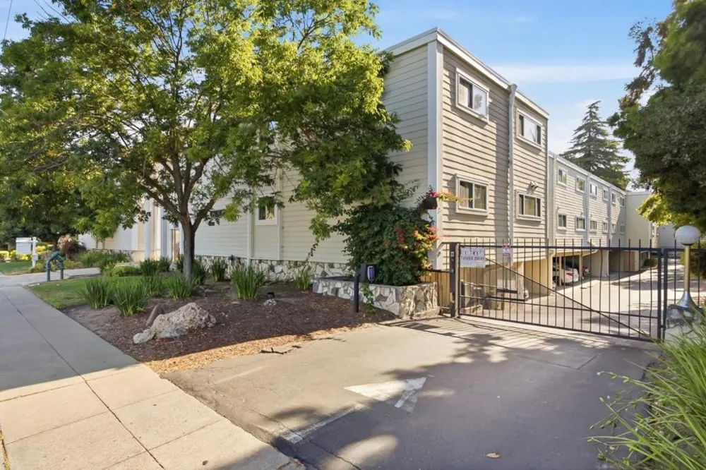 1898 Meridian Avenue #48 San Jose, CA 95125