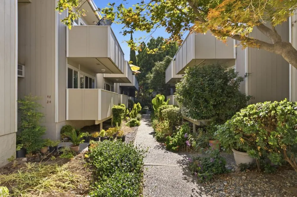 1898 Meridian Avenue #48 San Jose, CA 95125