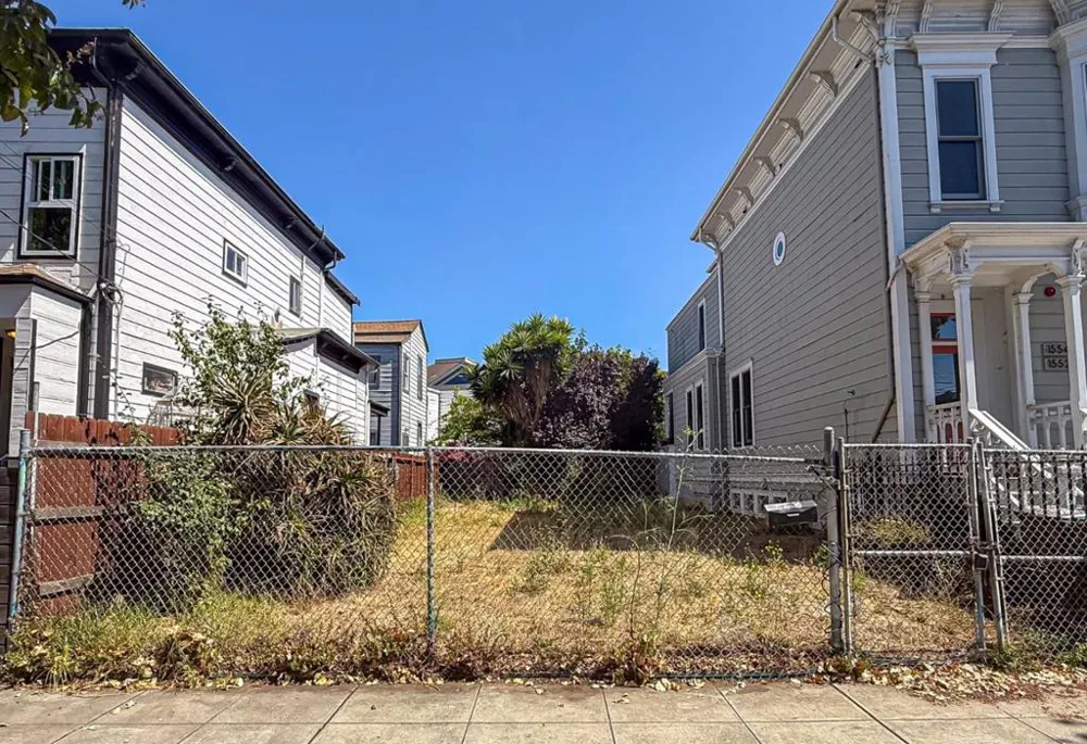 1556 8th Street Oakland, CA 94607