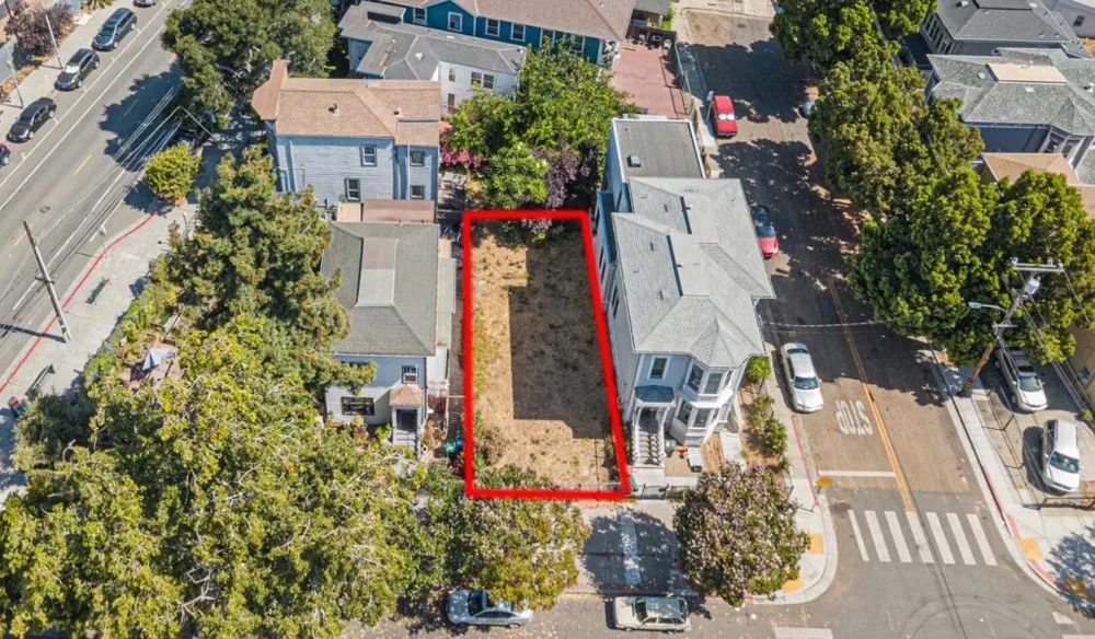 1556 8th Street Oakland, CA 94607