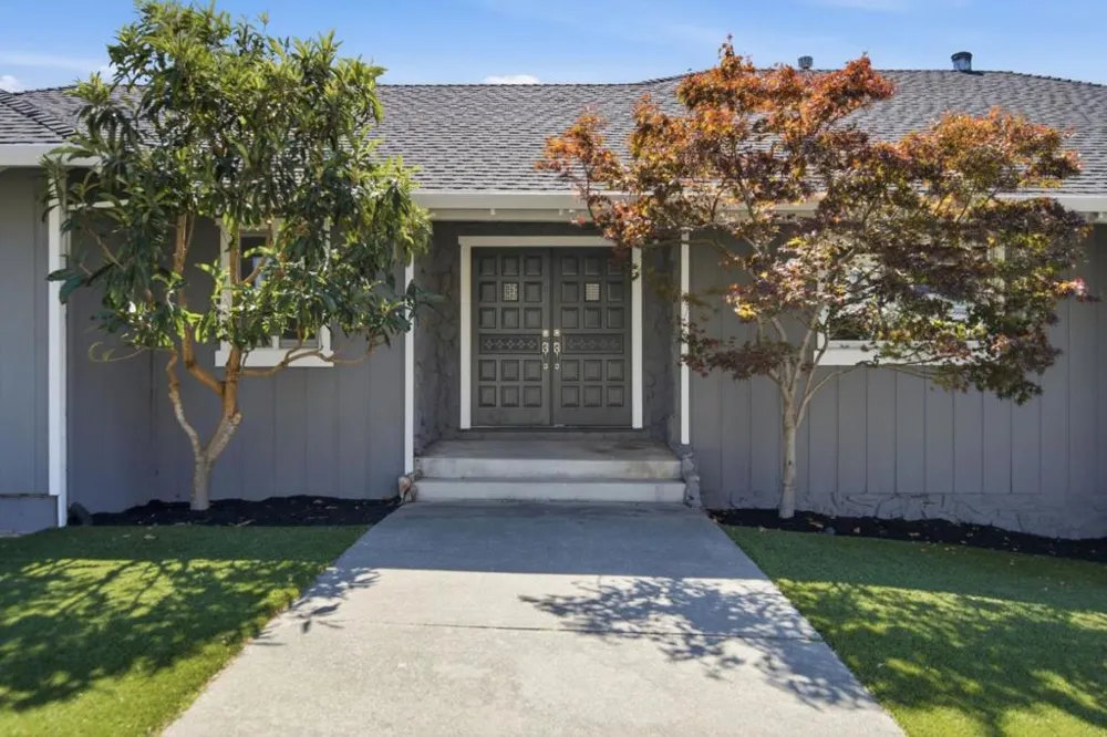 66 Club Drive San Carlos, CA 94070