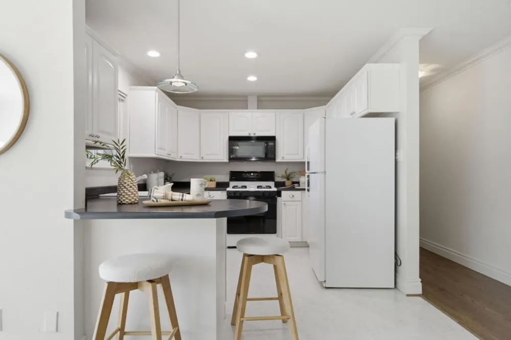 66 Club Drive San Carlos, CA 94070
