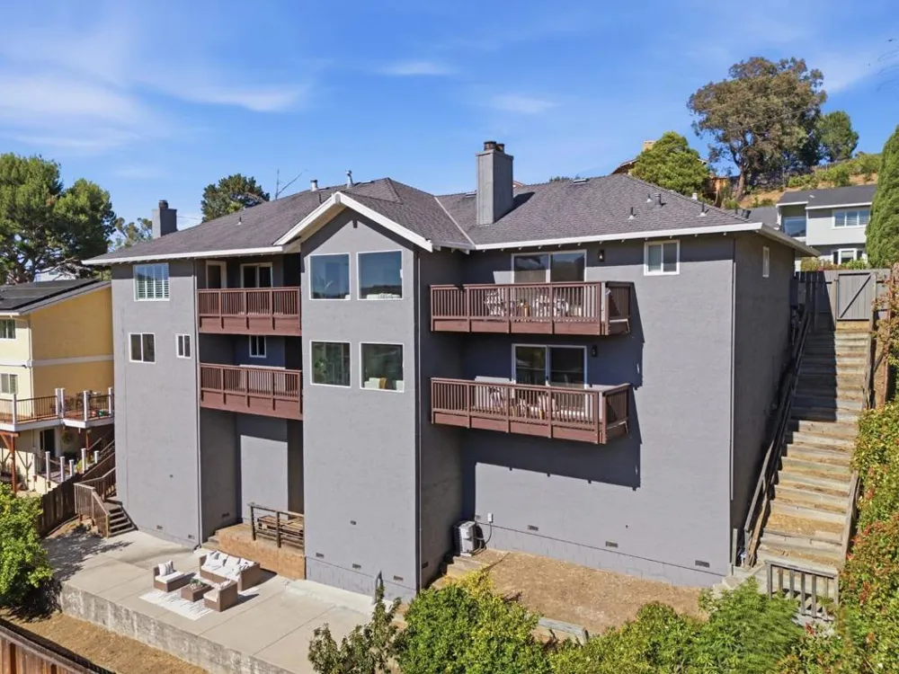 66 Club Drive San Carlos, CA 94070
