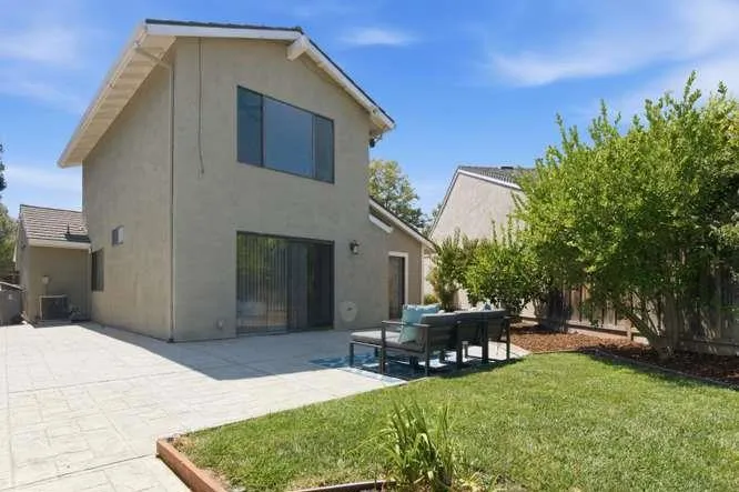 8710 Jan Drive Gilroy, CA 95020
