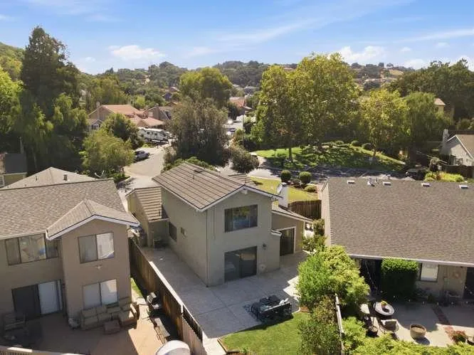 8710 Jan Drive Gilroy, CA 95020