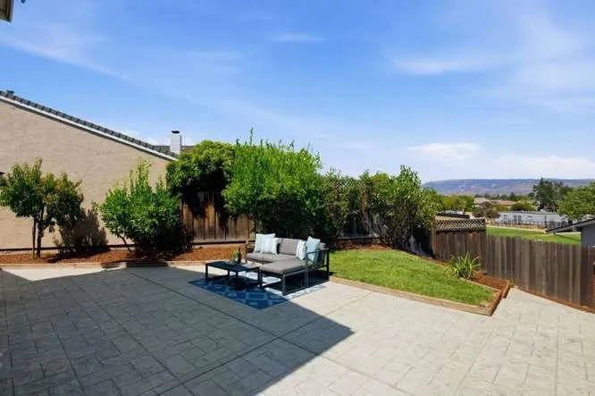 8710 Jan Drive Gilroy, CA 95020