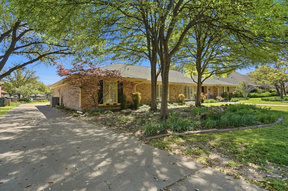 4201 Winding Way Benbrook, TX 76126