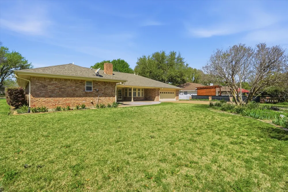 4201 Winding Way Benbrook, TX 76126