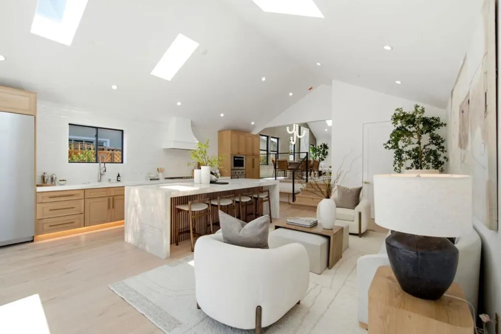 1232 Capuchino Avenue Burlingame, CA 94010