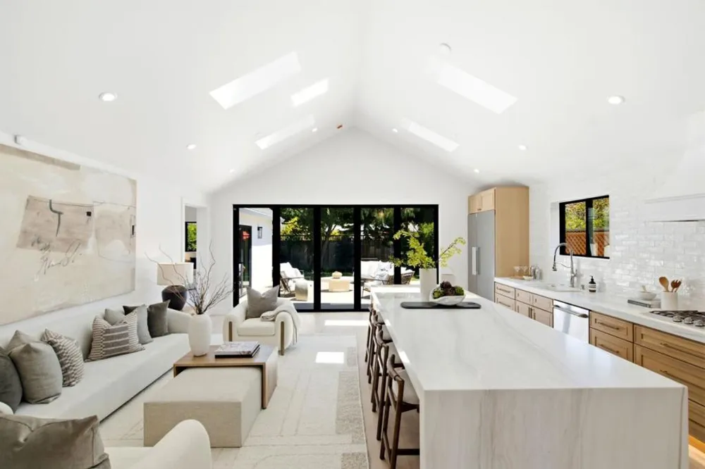 1232 Capuchino Avenue Burlingame, CA 94010