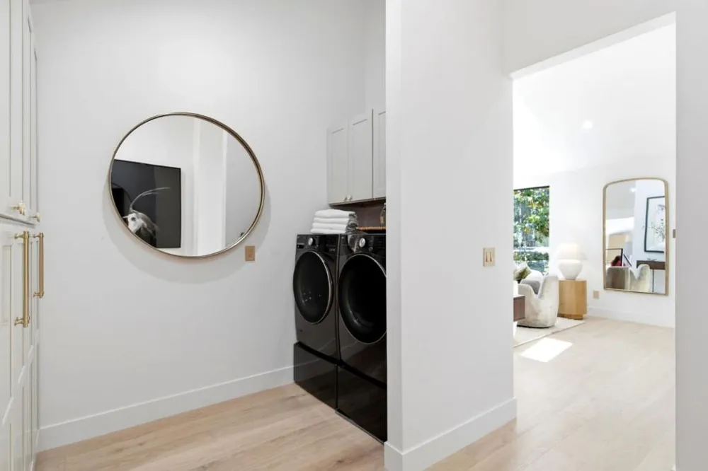 1232 Capuchino Avenue Burlingame, CA 94010