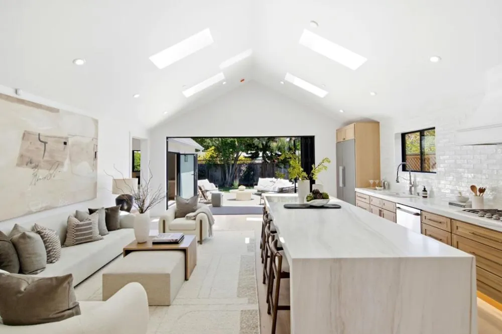 1232 Capuchino Avenue Burlingame, CA 94010