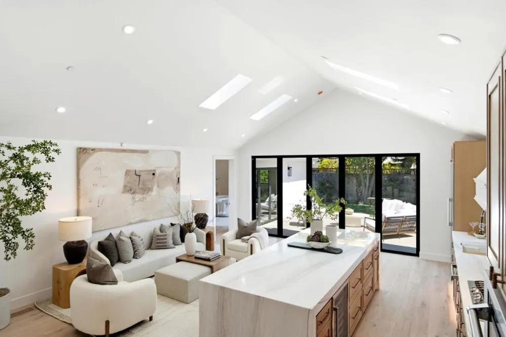 1232 Capuchino Avenue Burlingame, CA 94010
