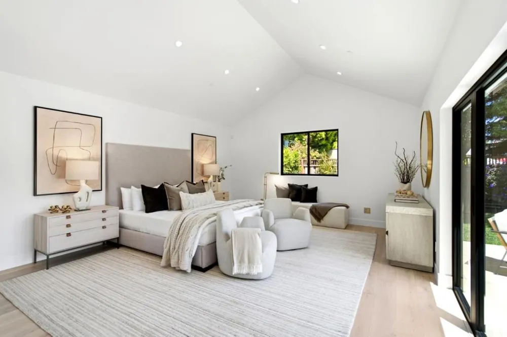 1232 Capuchino Avenue Burlingame, CA 94010