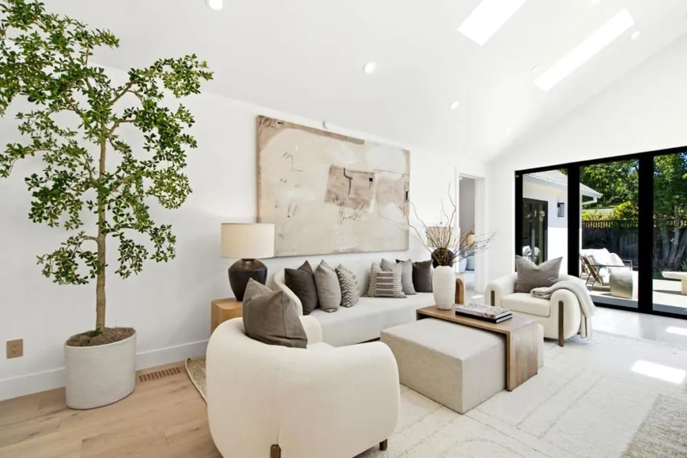 1232 Capuchino Avenue Burlingame, CA 94010