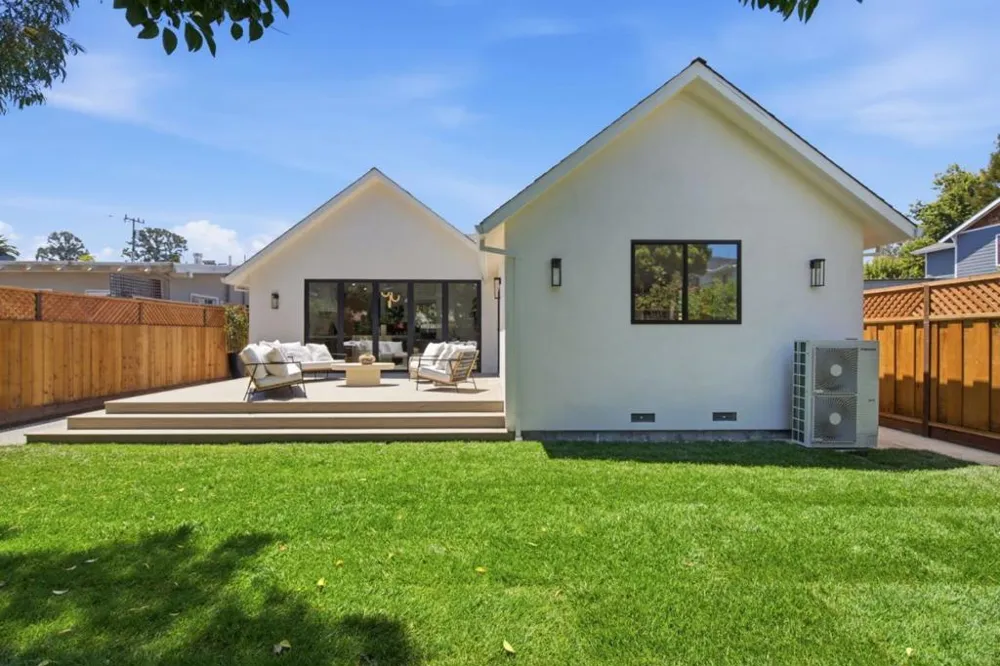 1232 Capuchino Avenue Burlingame, CA 94010
