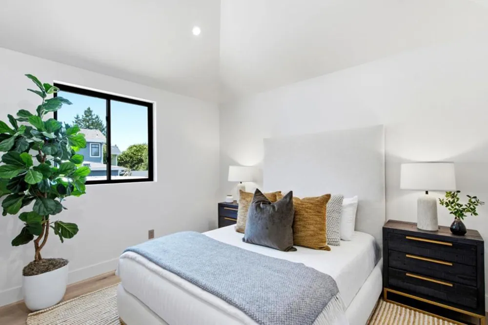 1232 Capuchino Avenue Burlingame, CA 94010