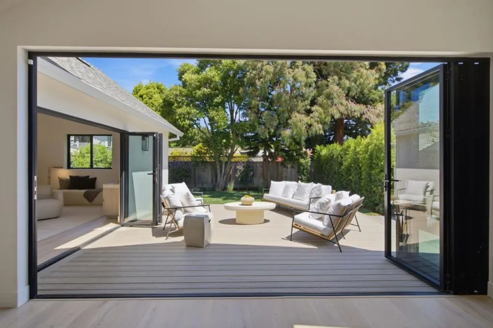 1232 Capuchino Avenue Burlingame, CA 94010