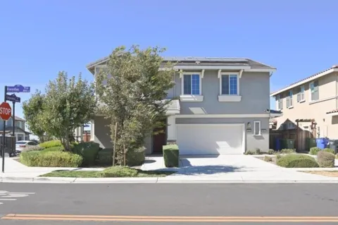 305 E Forsythia Way