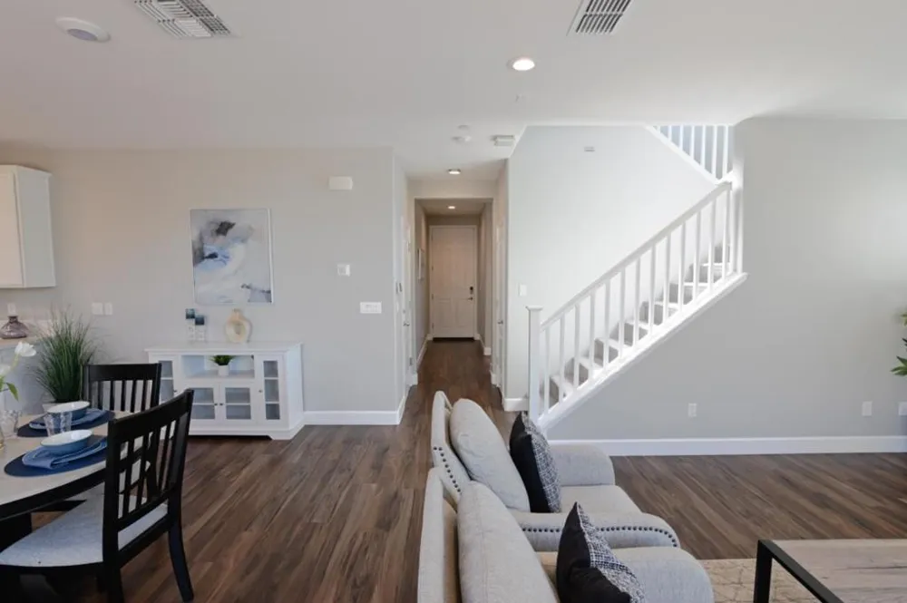 305 E Forsythia Way Mountain House, CA 95391