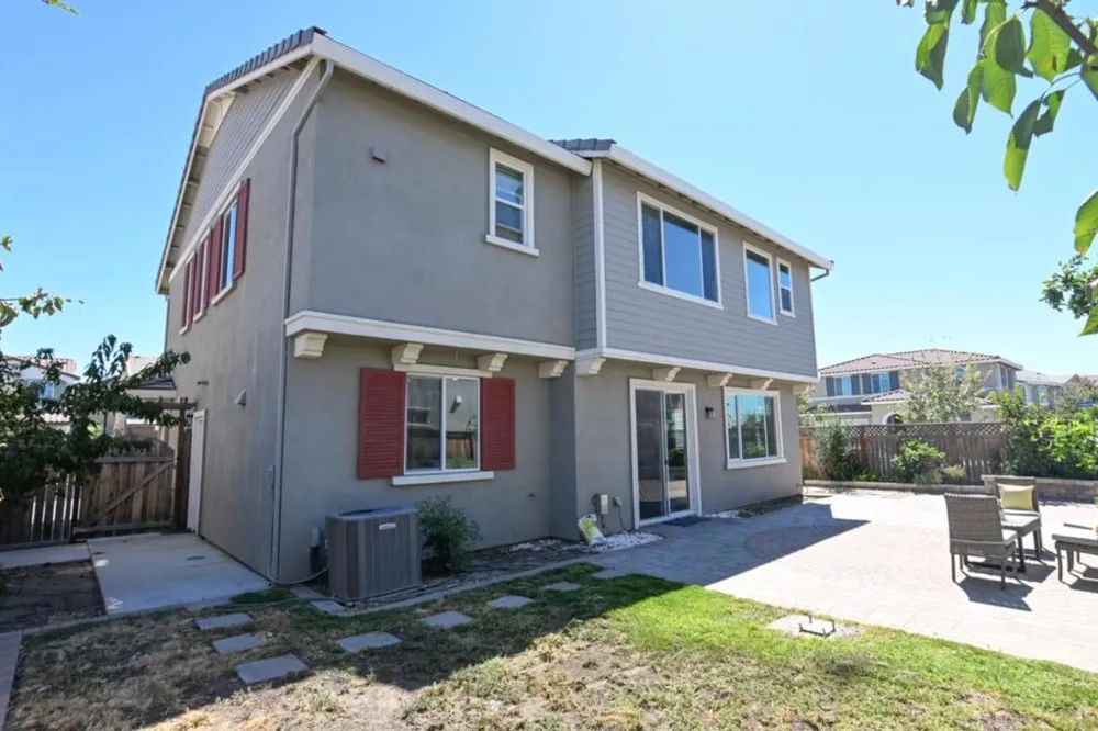 305 E Forsythia Way Mountain House, CA 95391