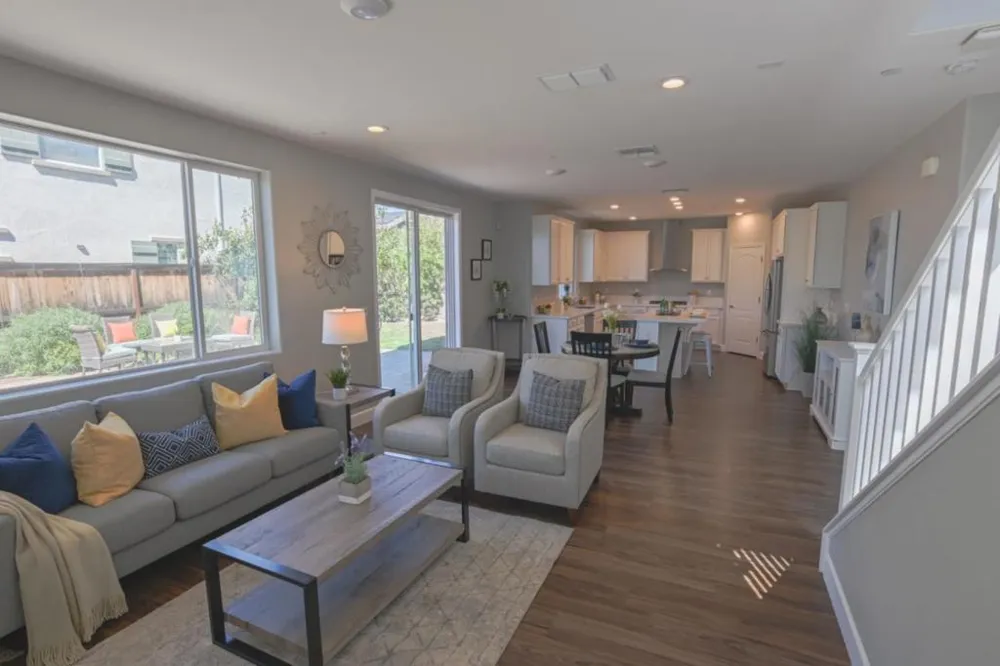 305 E Forsythia Way Mountain House, CA 95391