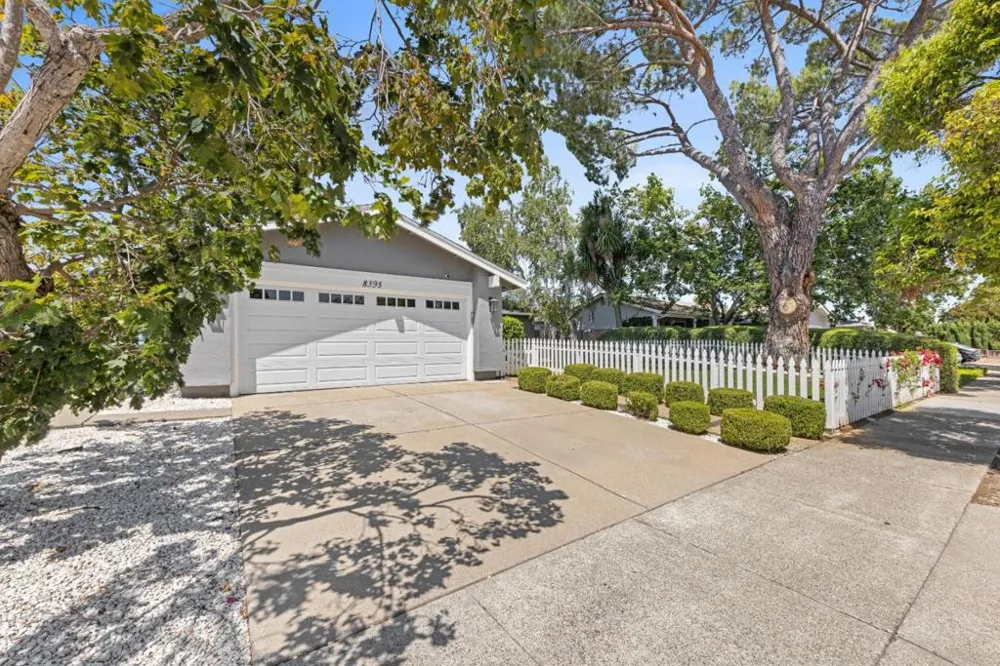 8395 Westwood Drive Gilroy, CA 95020