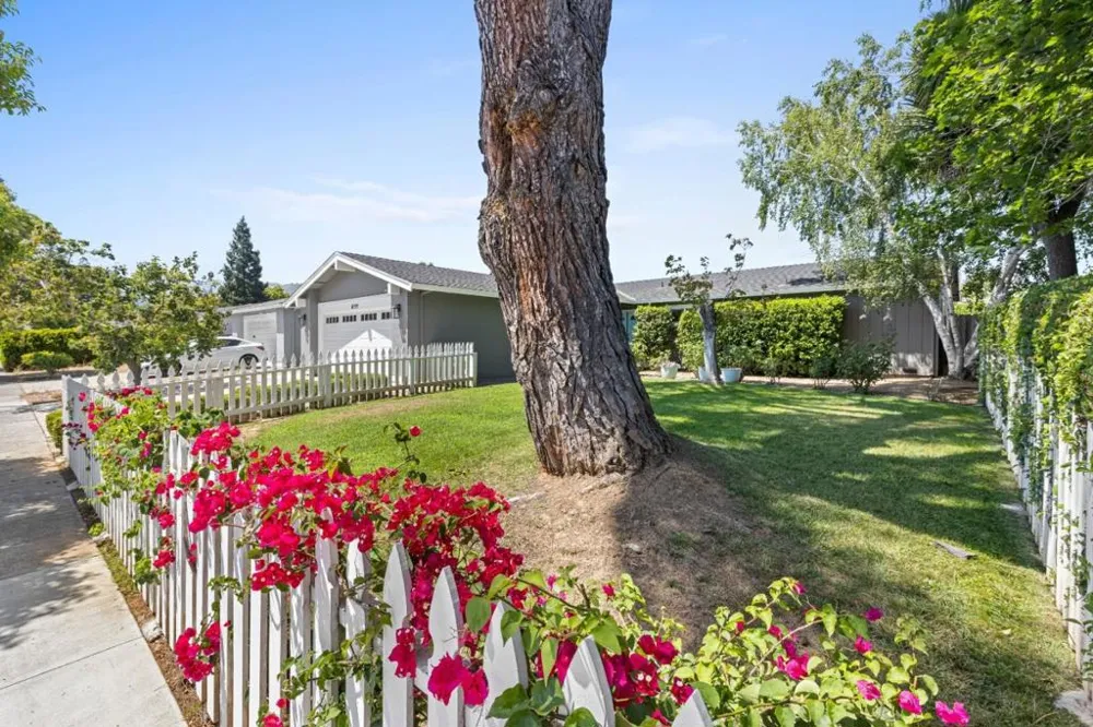 8395 Westwood Drive Gilroy, CA 95020