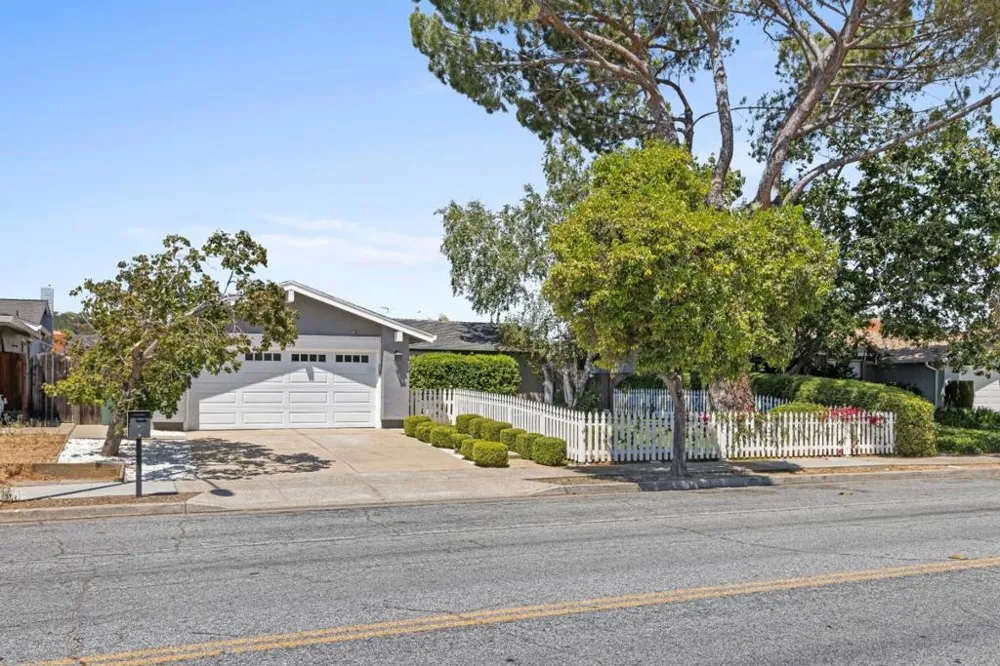 8395 Westwood Drive Gilroy, CA 95020