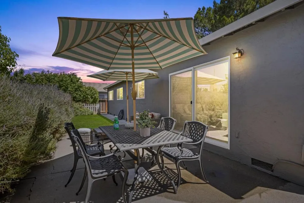 8395 Westwood Drive Gilroy, CA 95020
