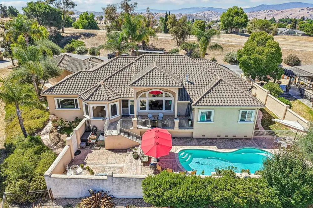 1515 S Ridgemark Drive Hollister, CA 95023