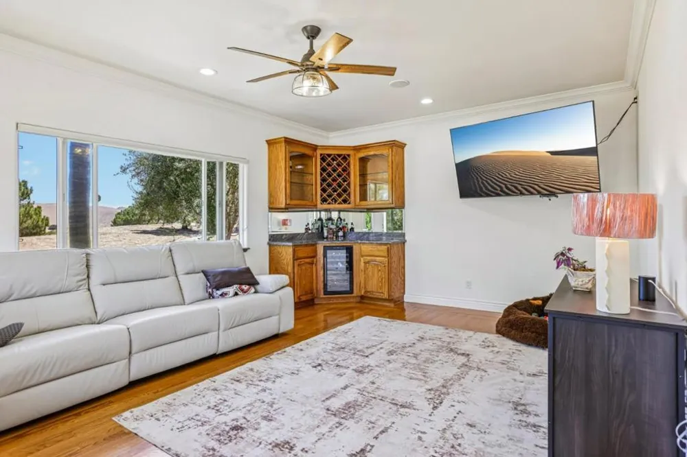1515 S Ridgemark Drive Hollister, CA 95023
