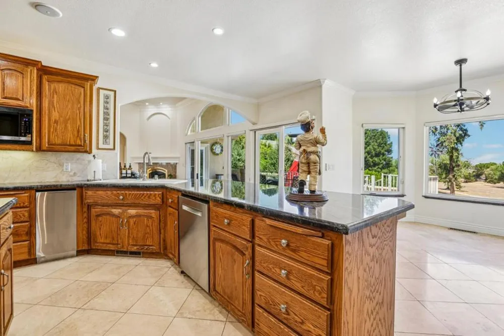 1515 S Ridgemark Drive Hollister, CA 95023