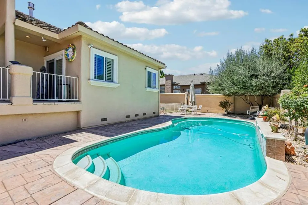 1515 S Ridgemark Drive Hollister, CA 95023