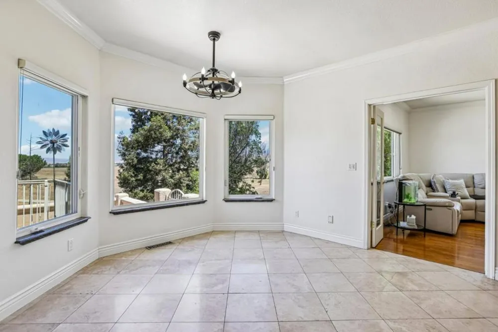 1515 S Ridgemark Drive Hollister, CA 95023