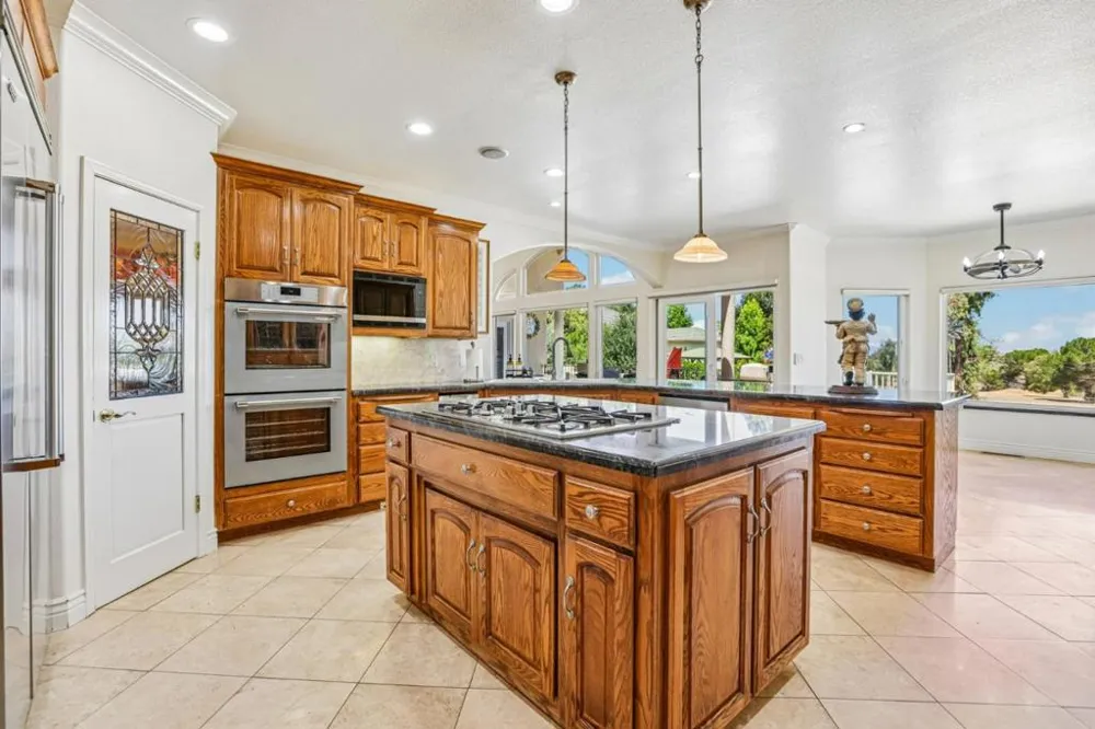 1515 S Ridgemark Drive Hollister, CA 95023