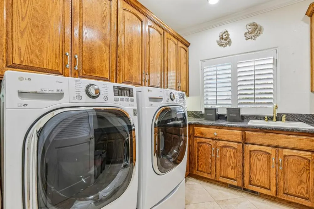 1515 S Ridgemark Drive Hollister, CA 95023