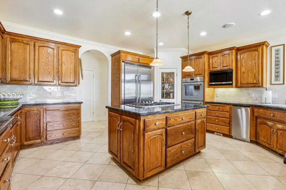 1515 S Ridgemark Drive Hollister, CA 95023